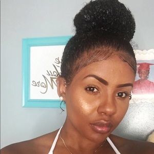 Meet your Posher, Micka